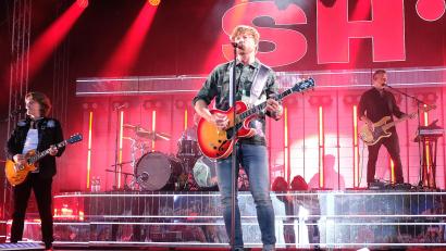 Bild: mab
Samu Haber mit Band vor tosendem Publikum