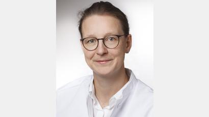 Bild: exb
Oberärztin Anja Wasserzier, Fachärztin für Orthopädie und Unfallchirurgie sowie Spezialistin für Schmerztherapie, leitet die neu eingerichtete Schmerzambulanz.
