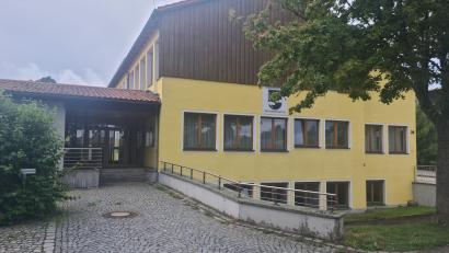 Bild: sne
Der Gemeinderat Kirchendemenreuth besprach im Gemeindezentrum ernste wie freudige Themen.