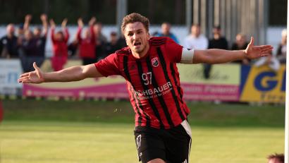 Bild: Dieter Jaeschke
Bilder vom Landesliga-Derby SC Luhe-Wildenau - SV Etzenricht am Mittwochabend. Der SC gewann mit 3:0.