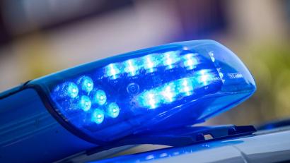Symbolbild: Lino Mirgeler/dpa
Da er keinen gültigen Versicherungsschutz hatte, durfte ein 31-Jähriger Fahrer seine Fahrt auf der A 6 nicht fortsetzen.