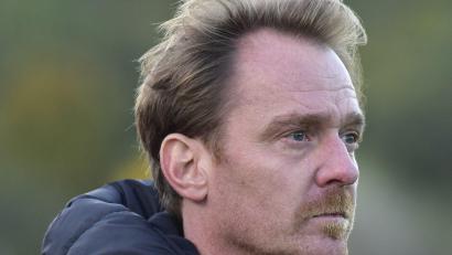 Archivbild: mhs
Alles andere als zufrieden mit Halbzeit eins: Alexander Hadasch, Trainer des 1. FC Schwarzenfeld.