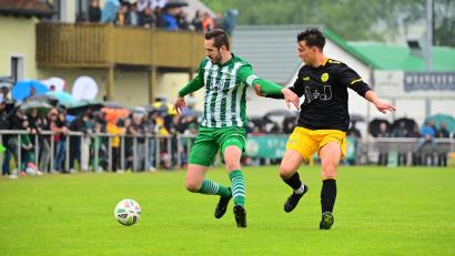 Bild: Schrems
In der zurückliegenden Relegation (Szene) zog der SV Mitterteich gegen die SpVgg Bayreuth II zweimal den Kürzeren. Nun drehten die Stiftländer den Spieß um und siegten mit 3:1. Einen Treffer erzielte Marco Kießling (links).