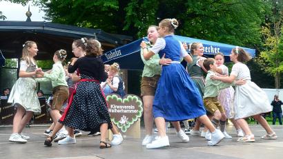Bild: Kunz
Die Kirwakids vom Kirwaverein Weiherhammer zeigten ein Medley der Volkstänze.