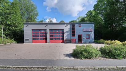 Bild: bsc
Die Friedenfelser Feuerwehr braucht Platz. Das 2011 eingeweihte Gebäude soll deshalb erweitert werden. In der jüngsten Gemeinderatssitzung wurden erstmals Entwürfe vorgestellt.