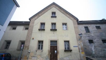 Archivbild: Wolfgang Steinbacher
So sah die Fronfeste in Amberg vor dem Umbau aus. Das Bild wurde im April 2009 vom Paradeplatz aus aufgenommen. Um 1900 war die Fronfeste die Hinrichtungsstätte in Amberg.