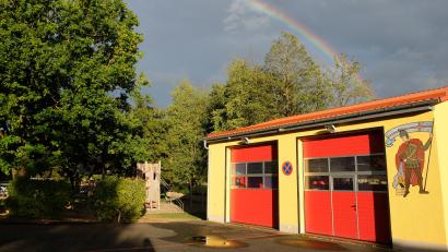 Bild: do
Viele Jahrzehnte war das kleine Gerätehaus der Wehr in Oberbibrach Zeichen des Gemeinschaftsgeistes. Nun erhalten die Brandschützer ein neues Zuhause in der Neustädter Straße.