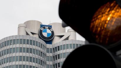 Archivbild: Tobias Hase/dpa
BMW verklagt Conti auf Schadenersatz.