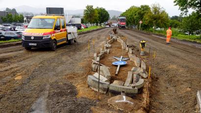 Bild: bkr
Bereits gesperrt ist die Zufahrt in die Bayreuther Straße von der Staatsstraße 2665 kommend bis zur Rewe-Einfahrt.