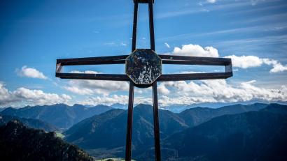 Bild: picture alliance / dpa
In den Ammergauer Alpen ist eine 58 Jahre alte Frau tödlich verunglückt. (Archivbild)
