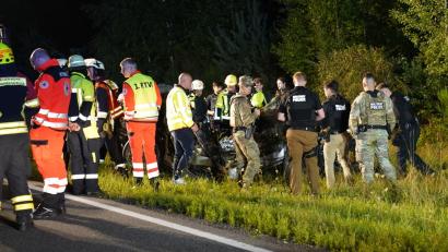 Bild: Malte Tiedemann/NEWS5/dpa
Bei einem Autounfall in bei Freihung ist ein 21-jähriger US-Soldat ums Leben gekommen.