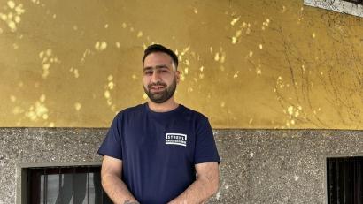 Bild: Mutiara Sudarma
Seine Angst vor einer Abschiebung ist eigentlich unbegründet: Esmail Esmaili darf bleiben.