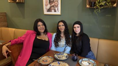 Bild: Claudia Moser
Von links: Inhaberin Lina Dillmann, Tochter Aliyah Soley und gute Freundin Monika Banczyk.
