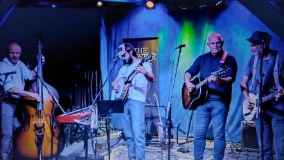 Bild: uz
"The Rooster Crows" auf der Biergarten-Live-Stage im "Parapluie" schicken das Publikum in die Sommerpause.