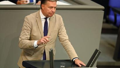 Bild: Malin Wunderlich/dpa
In der CSU bleibt Skepsis zu Israel-Entscheidung des Kanzlers. (Archivbild)