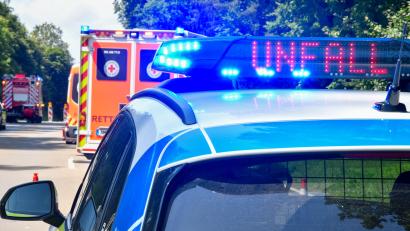 Symbolbild: Petra Hartl
In Cham kollidiert ein Microcar mit einem BMW und überschlägt sich. Drei Jugendliche werden verletzt.