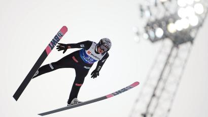 Bild: Georg Hochmuth/APA/dpa
Verliert er nachträglich noch Gold? Norwegens Skispringer Marius Lindvik.