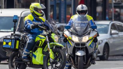 Archivbild: Daniel Karmann/dpa
Bereits vorher hatte die Polizei in Nürnberg Elektromotorräder getestet.