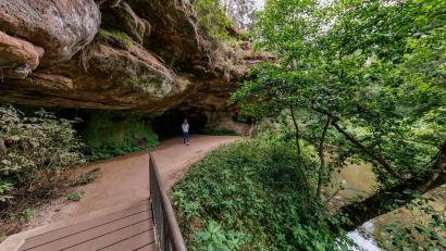 Bild: Daniel Karmann/dpa
Soziale Medien und Outdoor-Portale haben die Schwarzachklamm auch weit über die Region hinaus bekannt gemacht - und das vsorgt zum Teil für Probleme.