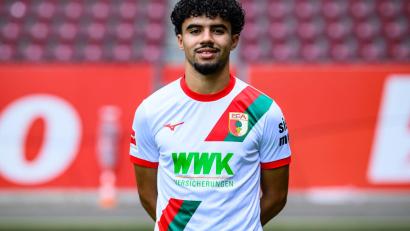 Bild: Tom Weller/dpa
Aiman Dardari will sich bei den FCA-Profis durchsetzen.