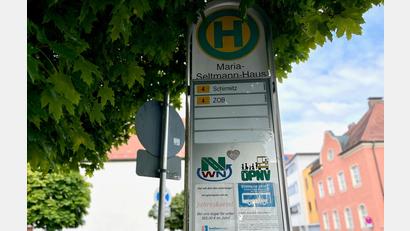Archivbild: Gabi Schönberger
Der neue Busfahrplan in Weiden überzeugt nicht jeden. Den Wegfall von Haltestellen wie am Maria-Seltmann-Haus bezeichnet ein Leser als „Schlag ins Gesicht".