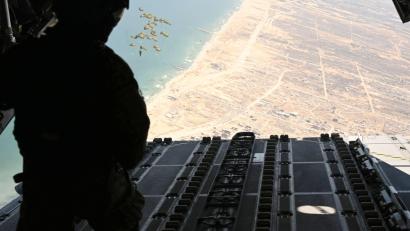 Bild: Sven Käuler/dpa
Bundeswehr setzt erneut Hilfsgüter über Gaza ab