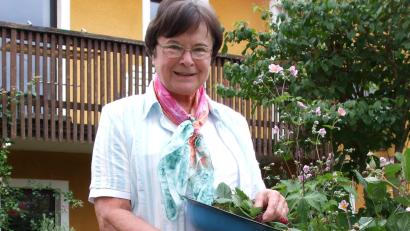 Archivbild: Christa Vogl
Markusine Guthjahr aus Königstein ist Landfrauenberaterin, Kräuterexpertin und Autorin. Neben der Veröffentlichung von Kräuterbüchern und Publikationen in Fachzeitschriften hält sie Vorträge und bietet Führungen an.