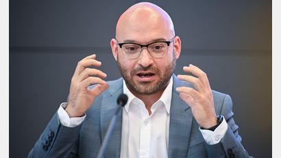Bild: Britta Pedersen/dpa
Brandenburgs Innenminister René Wilke (parteilos) ist überzeugt, dass die AfD den demokratischen Staat zerstören will.