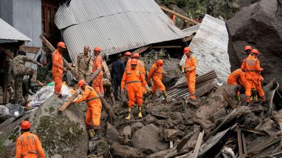 Bild: Channi Anand/AP/dpa
Sturzfluten trafen das Dorf Chositi.