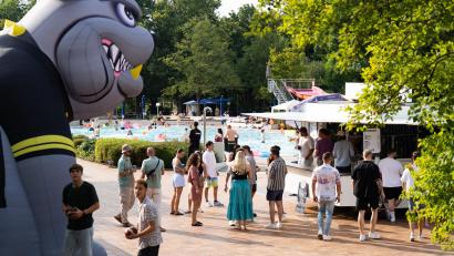 Bild: knz
Das erste Tymless-Festival hat hunderte Hiphop-Fans ins Hockermühlbad gebracht.