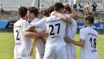 Bild: Hubert Ziegler
Riesenjubel bei den Spielern der DJK Gebenbach nach dem 7:0-Kantersieg gegen den Würzburger FV.