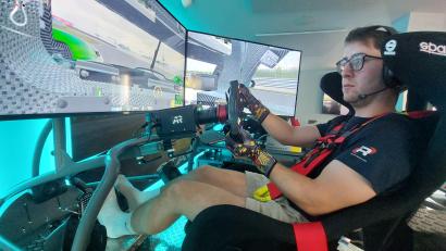 Bild: Kunz
Sechs Stunden lang gab E-Sport-Profi Gianni Vecchio Vollgas und gewann jedes Rennen gegen seine Herausforderer.