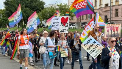 Bild: Petra Hartl
Beim CSD in Amberg Anfang August demonstrierten rund 250 Menschen für Recht und Toleranz.