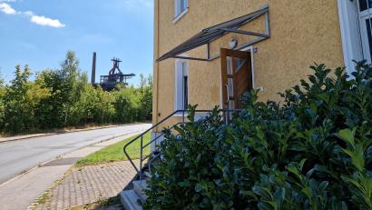 Bild: Tobias Gräf
In Sichtweite des ehemaligen Maxhütte-Hochofens unterhält die Stadt in der Frommstraße eine Obdachlosenunterkunft für maximal 14 Personen.