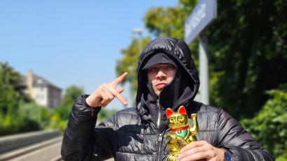 Bild: Mike Müller/dpa
Fjodor Busik will mit Tiktok-Videos Aufmerksamkeit für Ostdeutschland erzeugen.