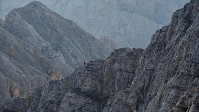 Archivbild: Angelika Warmuth/dpa
Ein Bergsteiger stürzt am Jubiläumsgrat rund 400 Meter in den Tod.
