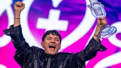 Bild: Jens Büttner/dpa
Der Sänger JJ holte den ESC 2026 nach Österreich. (Archivbild)