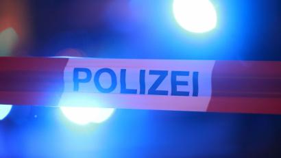 Symbolbild: David Young/dpa
Nach seiner Unfallflucht wird ein unbekannter E-Scooter-Fahrer von der Polizei Amberg gesucht.