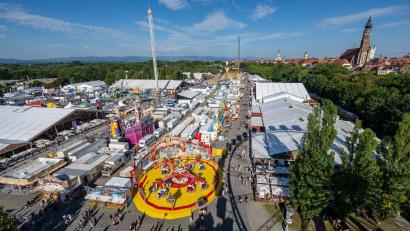 Bild: Armin Weigel/dpa
Das Gäubodenvolksfest in Straubing ging am Montag zu Ende. (Archivbild)