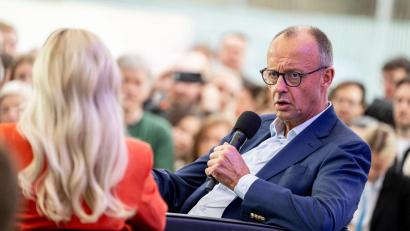Bild: Fabian Sommer/dpa
Wer folgt auf Bundespräsident Steinmeier? Kanzler Merz kann sich eine Frau als Staatsoberhaupt sehr gut vorstellen.