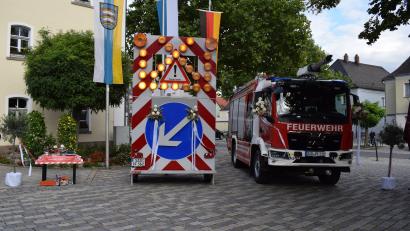 Bild: bnr
Ein Tanklöschfahrzeug TLF 3000 ST, ein Verkehrssicherungsanhänger und eine Drohne steigern die Einsatzbereitschaft der Feuerwehr Pfreimd.