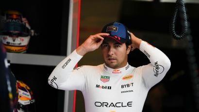 Bild: Altaf Qadri/AP
Sergio Pérez steht kurz vor der Rückkehr in die Formel 1. (Archivbild)
