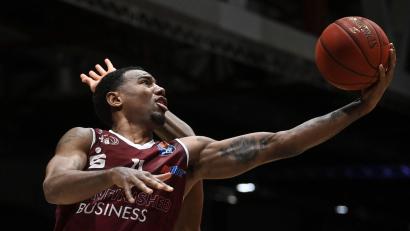 Bild: Hendrik Schmidt/dpa-Zentralbild/ZB
Bayern-Neuzugang Isiaha Mike spielte in der Basketball-Bundesliga bereits für die Niners Chemnitz. (Archivbild)