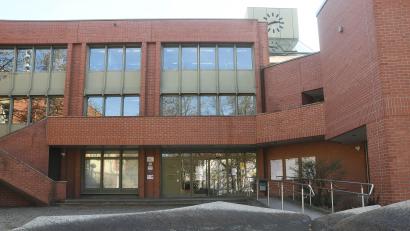 Archivbild: Gabi Schönberger
Wann kommt das Geld aus Regensburg? Im Weidener Rathaus wartet man auf siebenstellige Erstattungen vom Bezirk Oberpfalz.