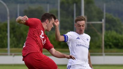 Bild: mhs
Die Partie des SV Diendorf (rechts Matthias Plöd) gegen den SV Kemnath am Buchberg wurde erneut verlegt.