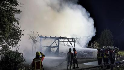 Symbolbild: jma
In der Erstmeldung war von einem Waldbrand die Rede, doch dann stellte sich heraus, dass eine Scheune in Flammen stand.