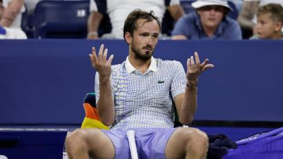 Bild: Adam Hunger/AP/dpa
Tennisprofi Medwedew entlud bei den US Open seinen ganzen Frust.