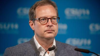 Bild: Peter Kneffel/dpa
Huber fordert Untersuchungsausschuss zu Habecks Wirken. (Archivbild)