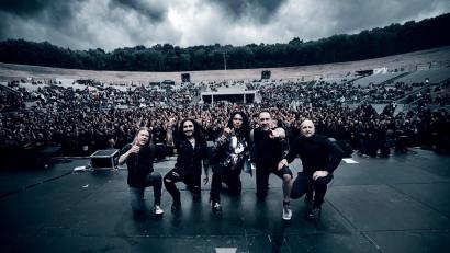 Bild: Chris Seeger
Vanden Plas mit Gitarrist Stephan Lill, Keyboarder Alessandro Del Vecchio, Sänger Andy Kuntz, Schlagzeuger Andreas Lill und Bassist Torsten Reichert (von links) spielte Anfang Juni vor 18.000 Zuschauern beim Heavy Weekend in Nancy.