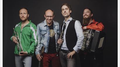 Bild: Kathy Hennig/exb
Gankino Circus spielen ihr kurioses Programm "Die Letzten ihrer Art".